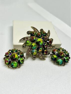Vintage Aurora Borealis Rhinestone Brooch Earring Set Gold Tone